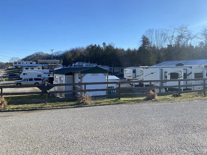 Lone Star RV Park Picture 2