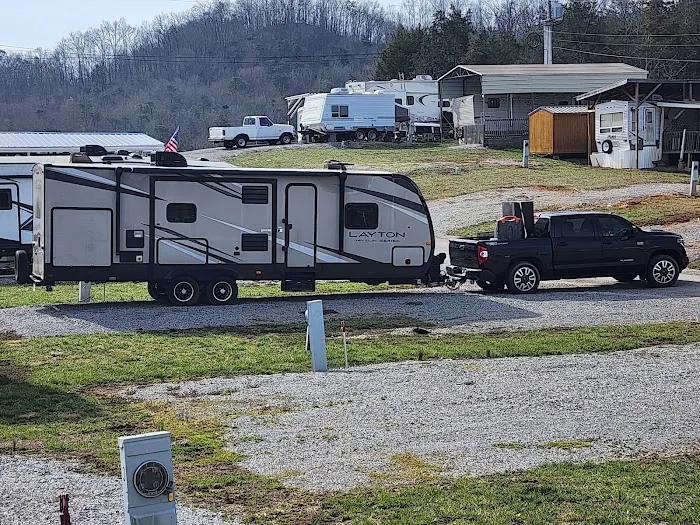 Lone Star RV Park Picture 4