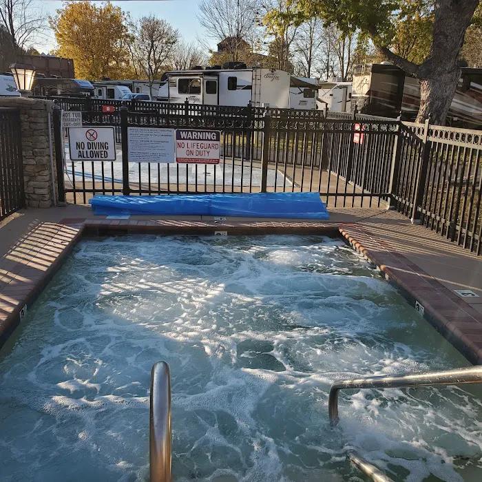 Riveredge RV Park and Log Cabin Rentals Picture 2