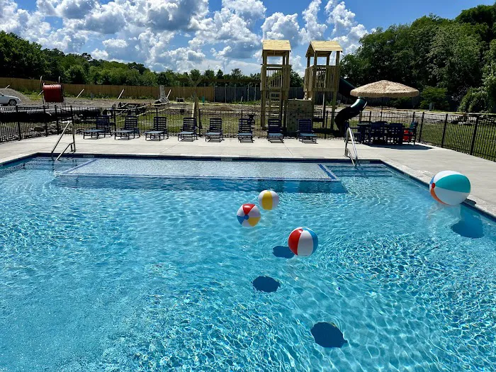 Buddy Bear in the Smokies RV Campground Picture 3