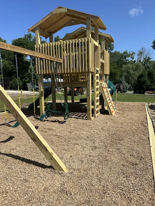 Buddy Bear in the Smokies RV Campground Picture 6
