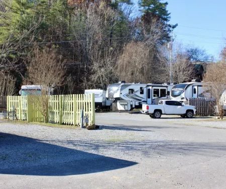 Holy Smokies RV Park & Glamping