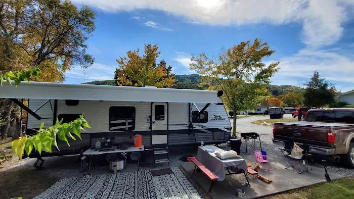 King's Holly Haven RV Park Picture 1