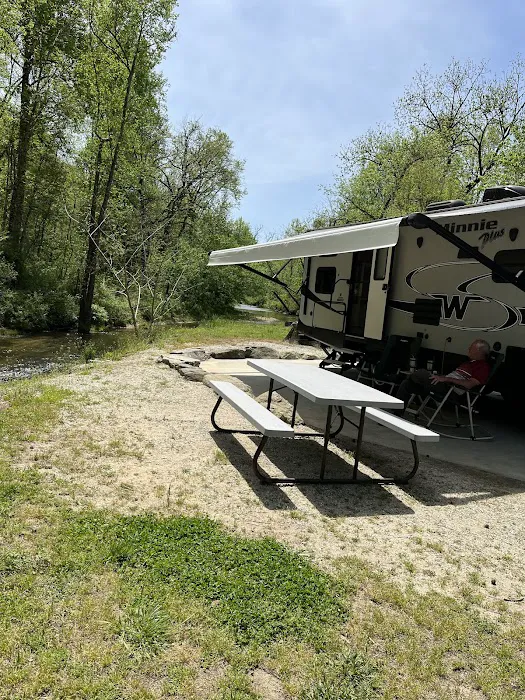 Eastatoee River RV Park Picture 8