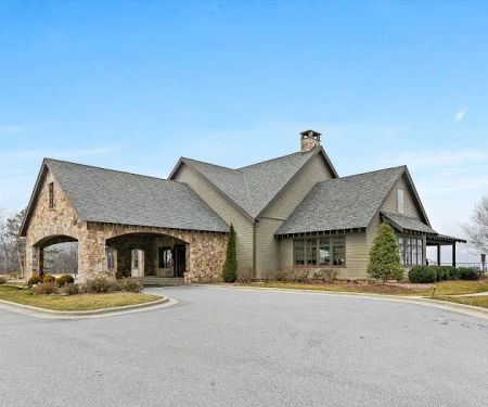 Mountain Falls Luxury Motorcoach Resort