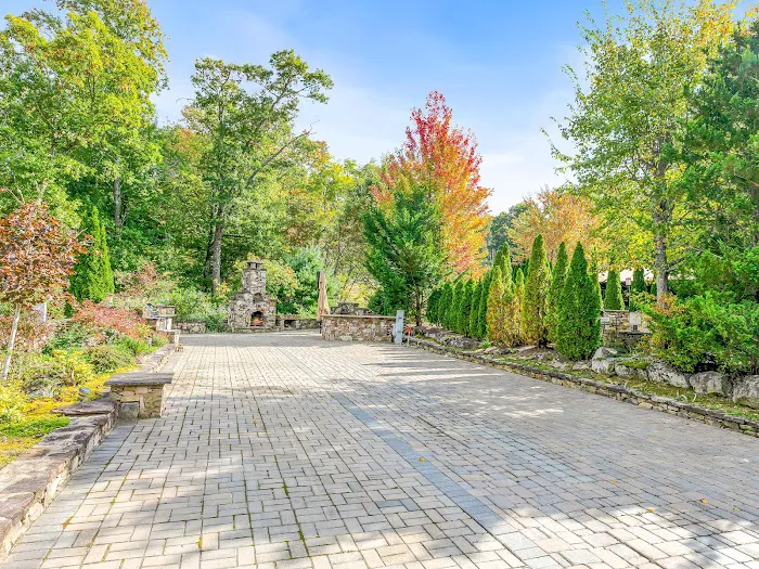 Mountain Falls Luxury Motorcoach Resort Picture 9