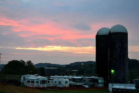 Dumplin Valley Farm RV Park Picture 7