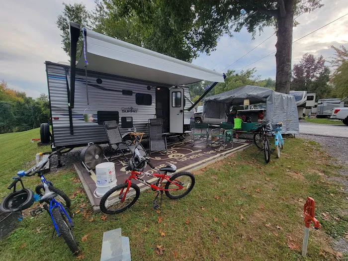 Creekside RV Park Picture 2