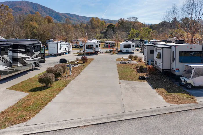 Cove Creek RV Resort Picture 8