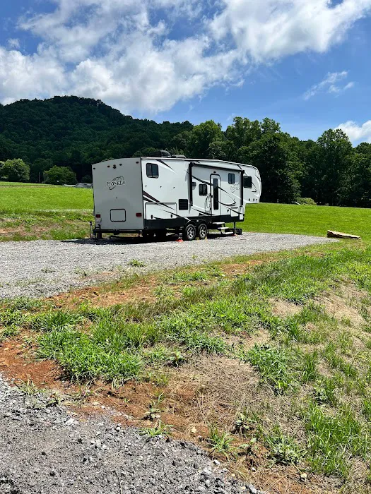 Hemphill Hideaway RV Park Picture 1