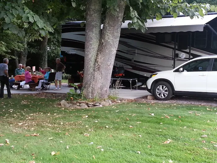 Cross Creek RV Park Picture 2