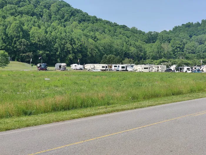 Cross Creek RV Park Picture 10