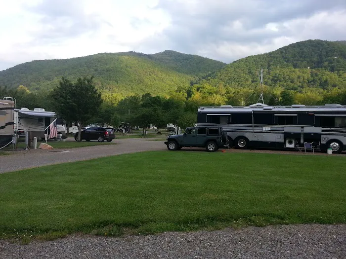 Cross Creek RV Park Picture 9