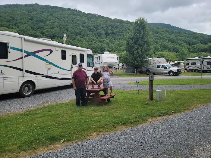 Cross Creek RV Park Picture 8