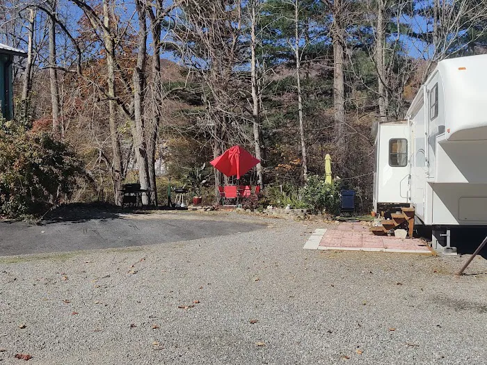 Mountain Retreat RV Park Picture 3