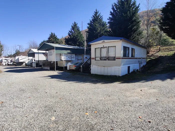 Mountain Retreat RV Park Picture 2
