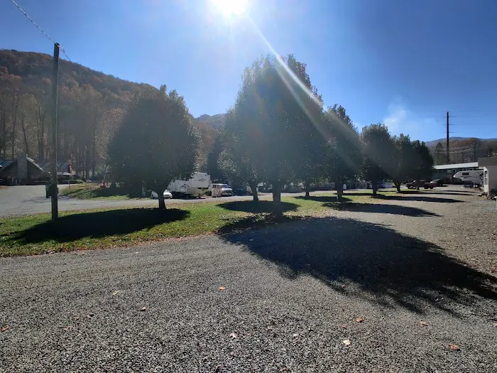 Mountain Retreat RV Park Picture 7