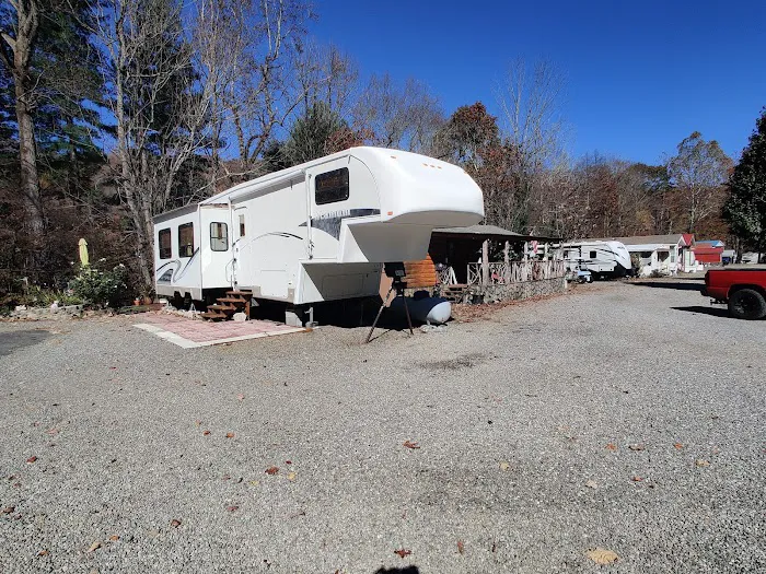 Mountain Retreat RV Park Picture 6