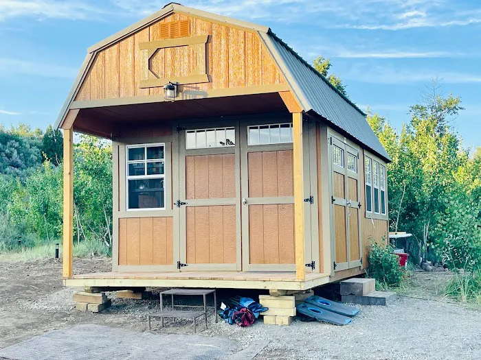 Wildwood Camp Cabin on Fall River Picture 2