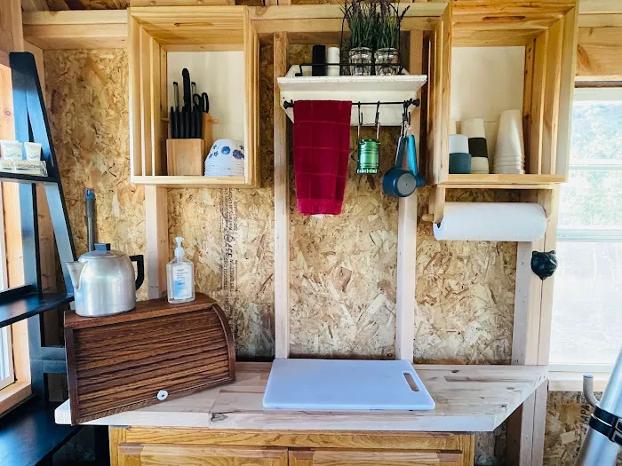 Wildwood Camp Cabin on Fall River Picture 8