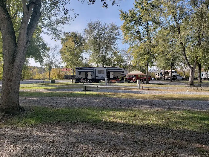 Ripplin Waters RV Park Picture 5