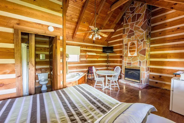 Riverside RV Park & Resort Picture 3