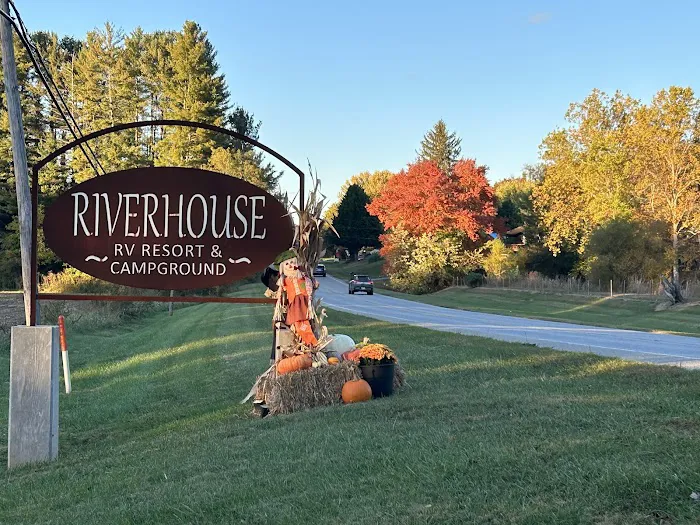 Riverhouse RV Resort Picture 3
