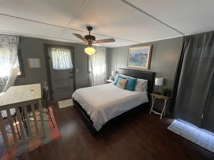 Jolley Camper RV and Cottages Picture 6