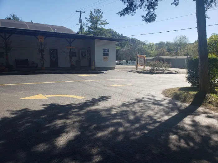 Volunteer Park Family Campground Picture 9