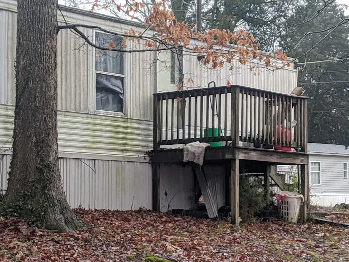 Woodhaven Mobile Home Park Picture 4