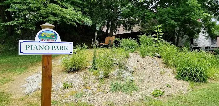 Creekwood Farm RV Park Picture 7