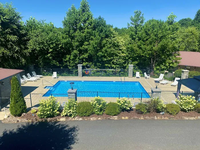 The Great Outdoors RV Resort Picture 3