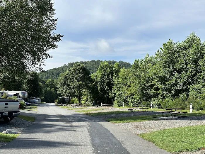 The Great Outdoors RV Resort Picture 6