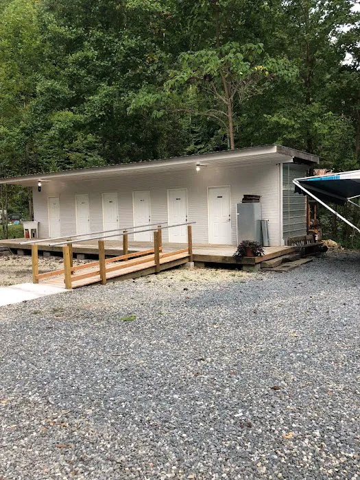 Nantahala Tiny Homes and RV Park Picture 10