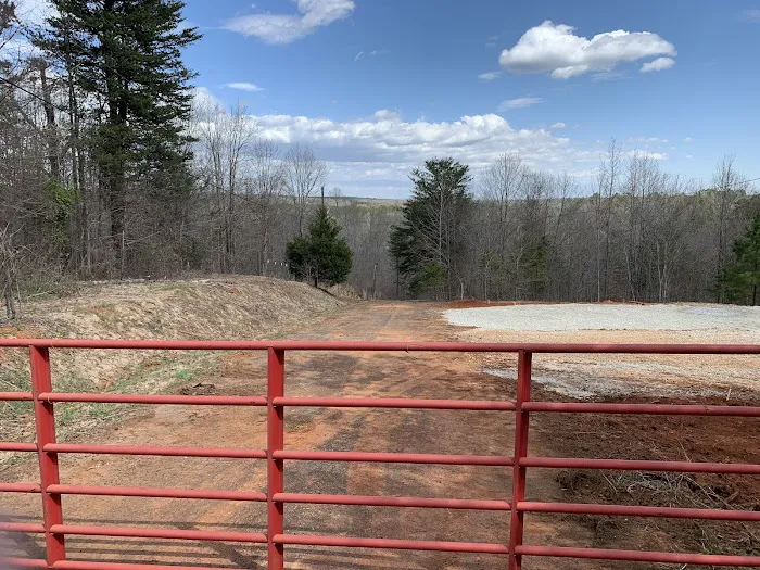 F and R RV Park Picture 3