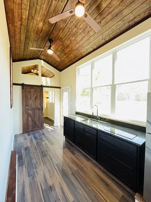 Hartwell Cove Resort Picture 5