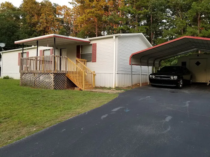 Near Lakes Mobile Home Community Picture 2