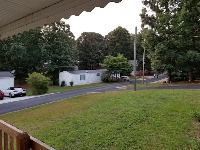 Near Lakes Mobile Home Community Picture 7