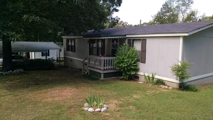 Near Lakes Mobile Home Community Picture 6