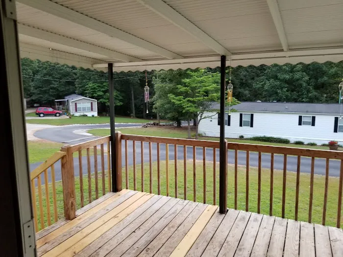 Near Lakes Mobile Home Community Picture 8