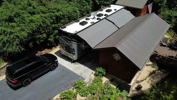 Creekside Cove Motor Coach Park Picture 3