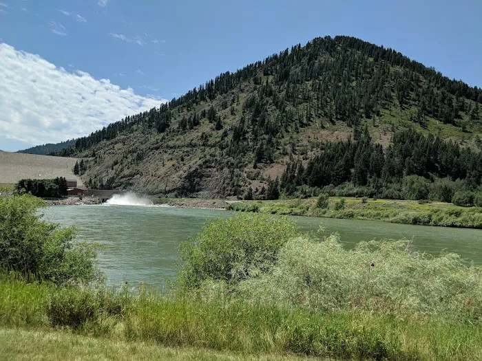 Riverside Park Campground Picture 6