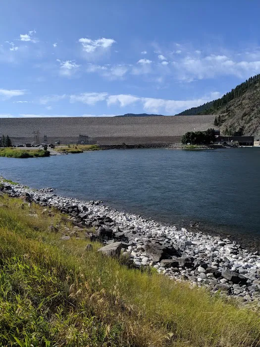 Riverside Park Campground Picture 3