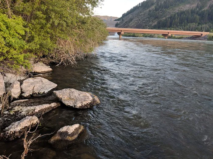 Riverside Park Campground Picture 10