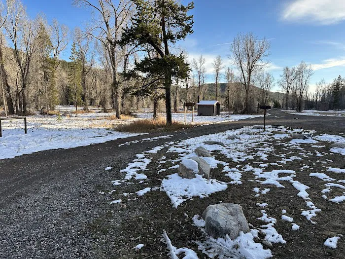 Pacific Creek Campground Picture 10