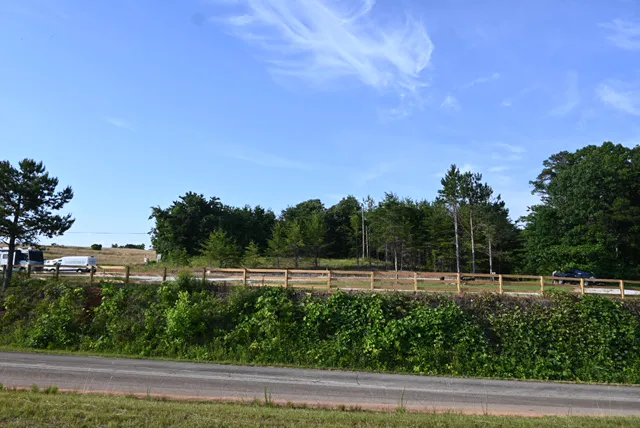 Creek and View Picture 3