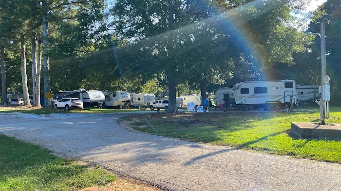 Toccoa RV Park & Campground Picture 3