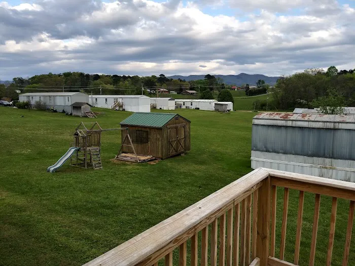 Daisy Estates Mobile Home Park Picture 2