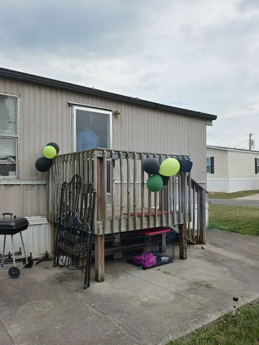 Kensington Place Mobile Home Park Picture 9