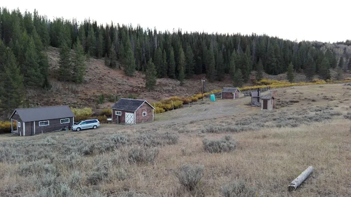 Hoback Guard Station Picture 3